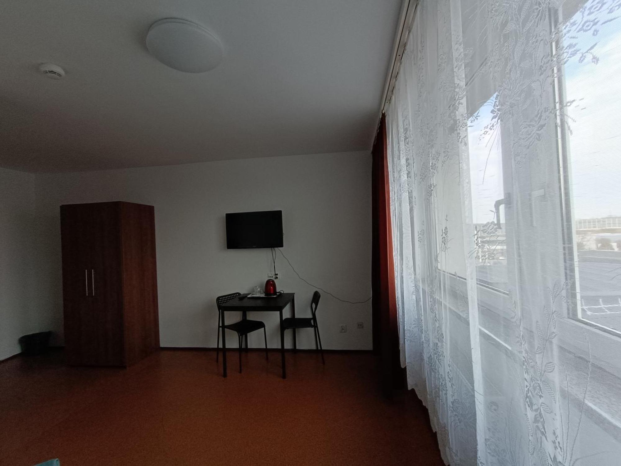 Twoj Hostel Бытом Экстерьер фото